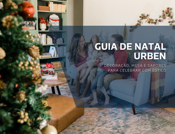 Sala de estar decorada para o Natal, com árvore iluminada e família reunida no sofá, representando aconchego, celebração e o Guia de Natal Urben.